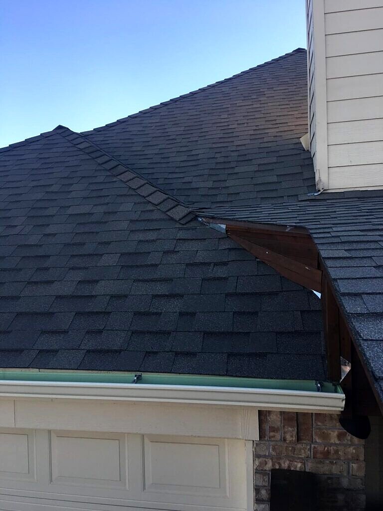 McKinney roof project — architectural shingle field