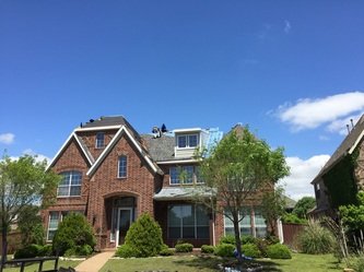 Roofing Giant roofing project in Dallas-Fort Worth (archive photo)