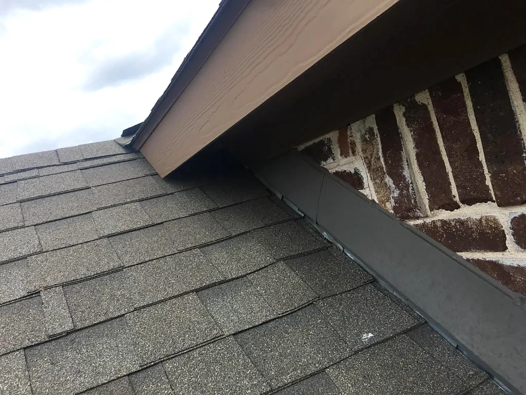 Roof-to-wall transition before work.
